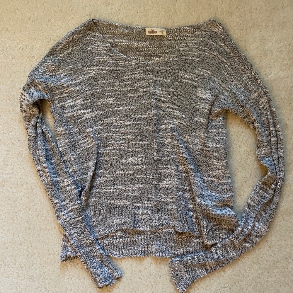 HOLLISTER • Lightweight Knit Summer Sweater